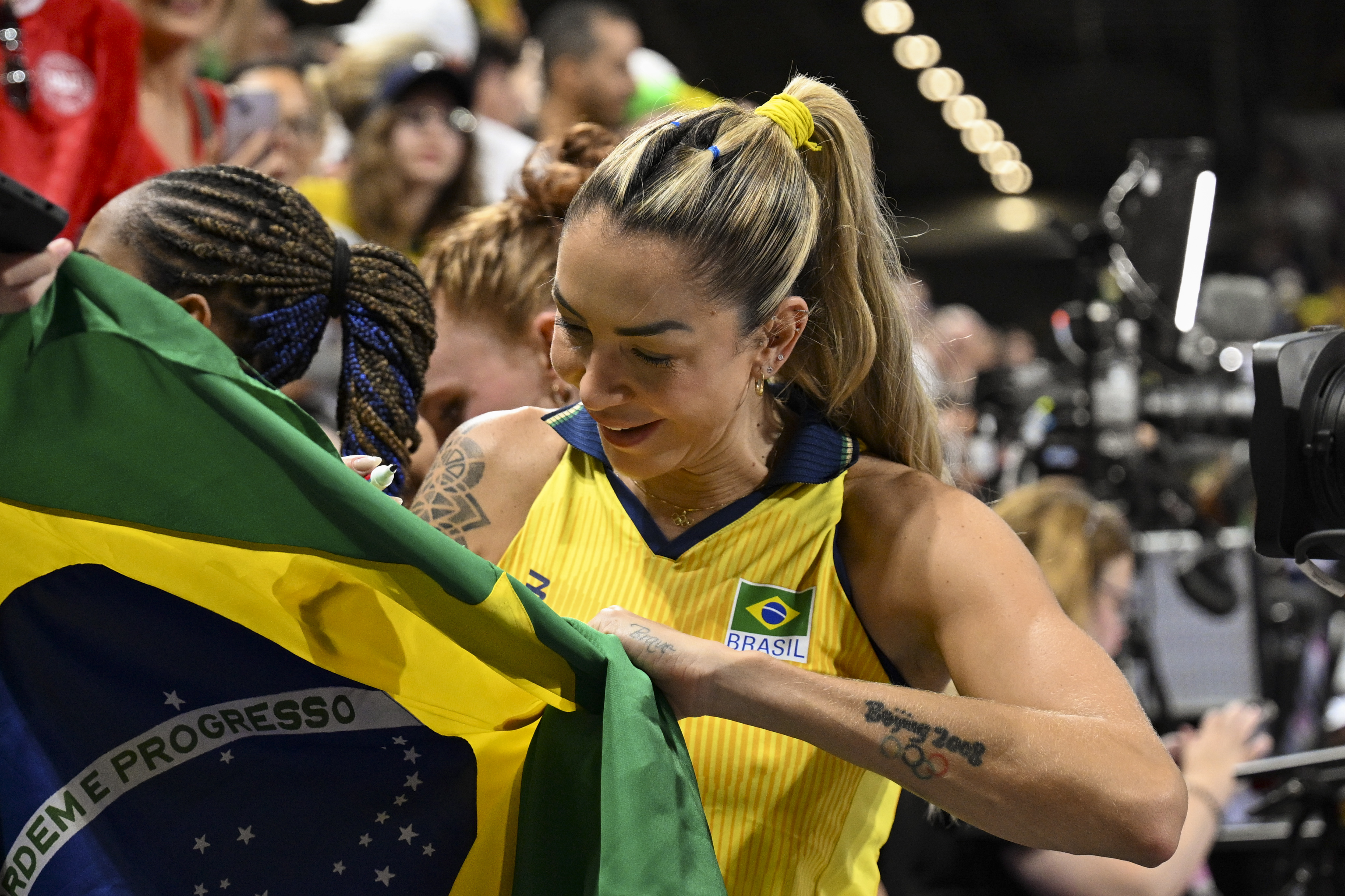 penteados para cabelo curto volei